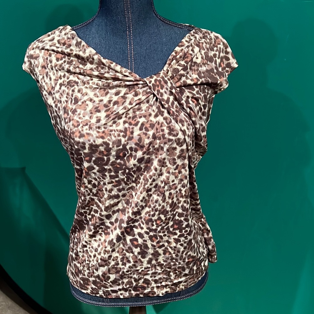Soft and silky leopard shirt